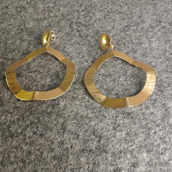 Gold Hammered Earrings Women’s Medium Organic Loop Drop Artistic Modern Chic - Picture 2 of 2
